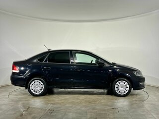 2017 Volkswagen Polo V Рестайлинг, чёрный, 1012000 рублей, вид 5