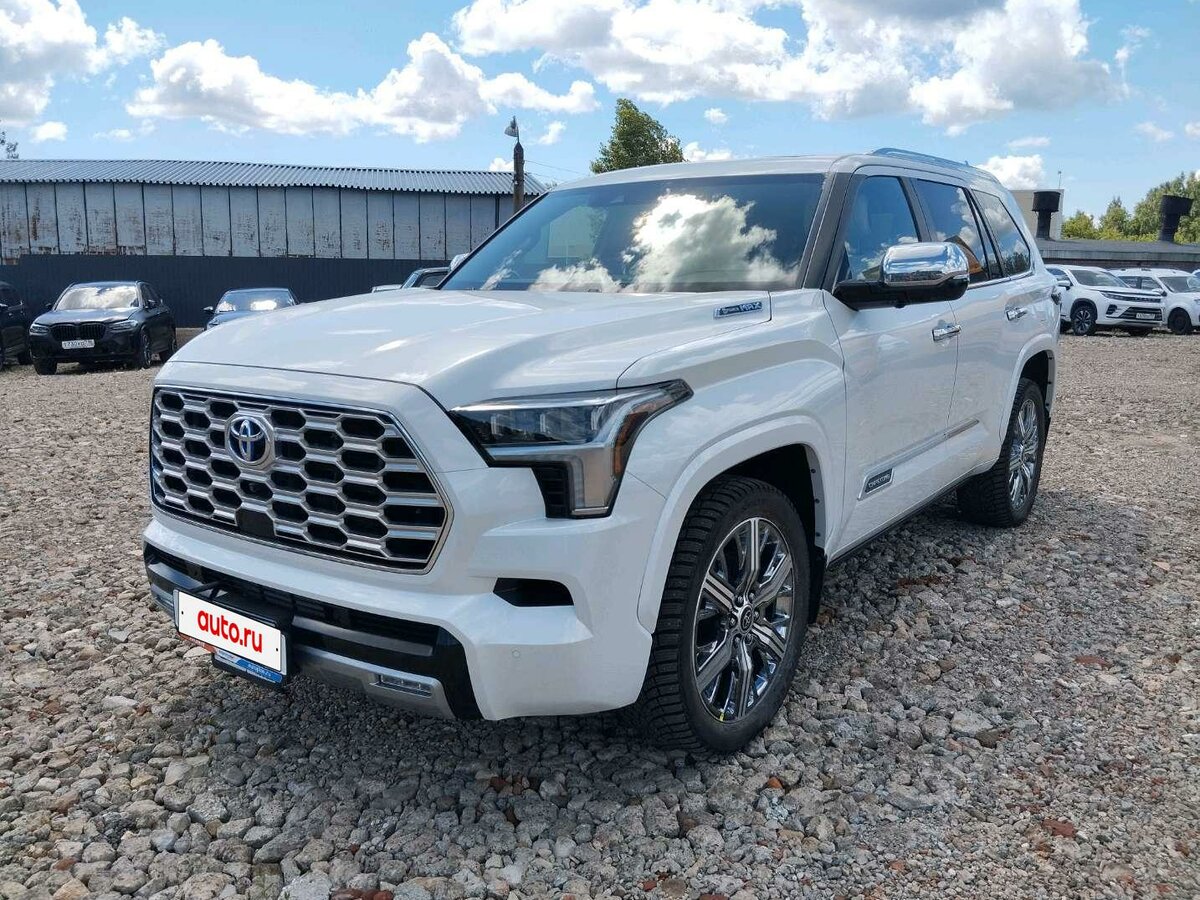 Открыть фотографии: Toyota Sequoia III