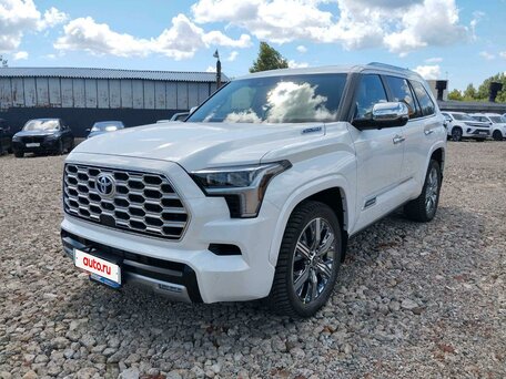 Toyota Sequoia III