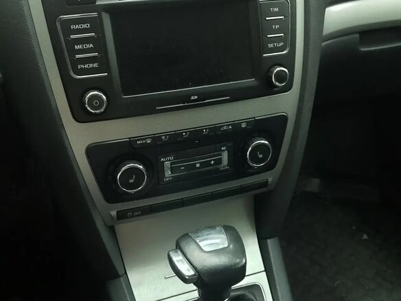 2012 Skoda Octavia II (A5) Рестайлинг, бежевый, 900000 рублей - вид 7
