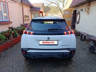 2020 Peugeot 2008 II, белый, 2350000 рублей, вид 4