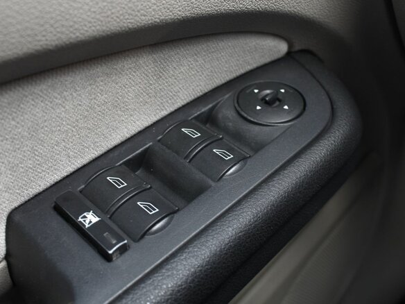 2006 Ford Focus II, чёрный - вид 13