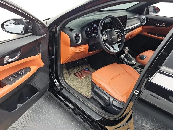 2023 Kia K3 II Рестайлинг, чёрный, 1670000 рублей - вид 14