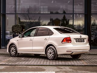 2016 Volkswagen Polo V Рестайлинг, белый, 845000 рублей, вид 4