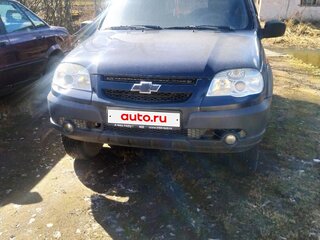 2010 Chevrolet Niva I Рестайлинг, чёрный, 193600 рублей, вид 1