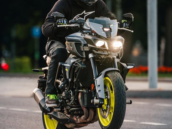 2017 Yamaha MT-10, серый, 1200000 рублей