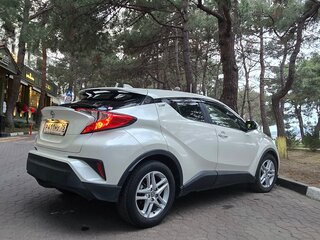 2019 Toyota C-HR I Рестайлинг, белый, 2100000 рублей, вид 4