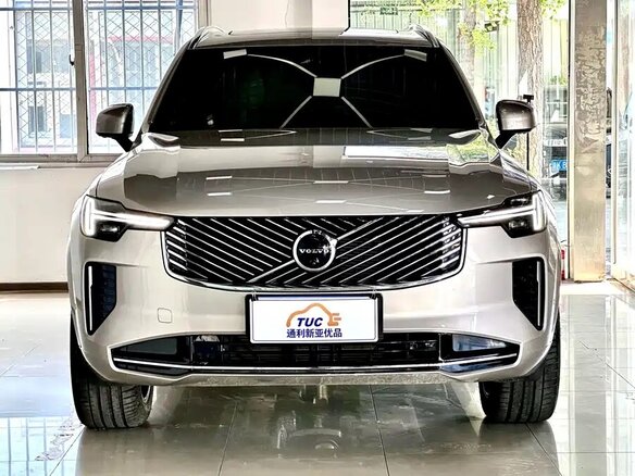 2025 Volvo XC90 B6 II Рестайлинг 2, серебристый, 7774537 рублей - вид 1