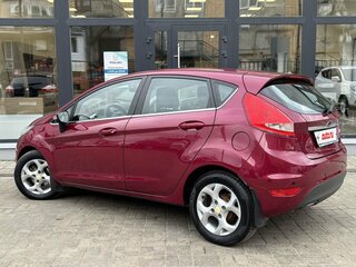 2009 Ford Fiesta Mk6, красный, 640000 рублей, вид 3