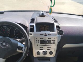 2012 Opel Zafira B Рестайлинг, серебристый, 530000 рублей, вид 5