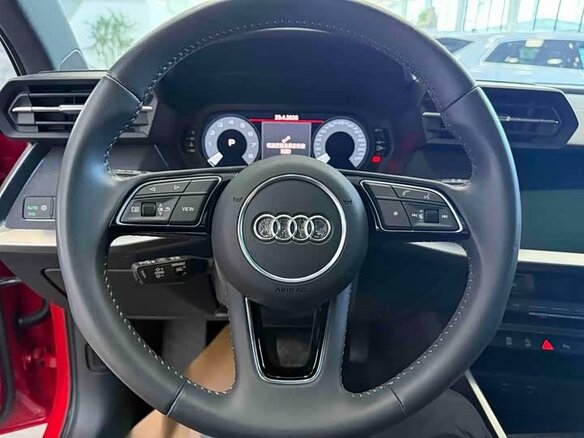 2022 Audi A3 Sportback 35 TFSI IV (8Y), красный, 2360000 рублей - вид 11