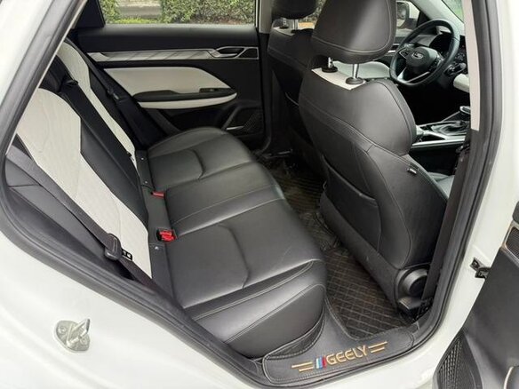 2022 Geely Emgrand L I, белый - вид 9