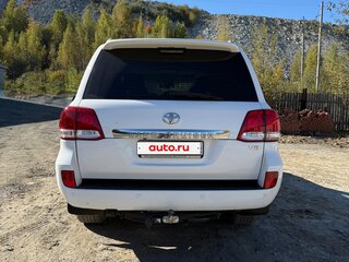 2011 Toyota Land Cruiser 200 Series, белый, 3150000 рублей, вид 4