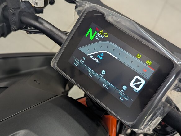 2023 KTM 1390 Super Duke R, чёрный, 2600000 рублей - вид 8