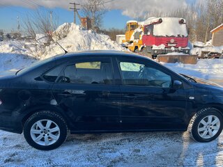 2014 Volkswagen Polo V, чёрный, 575000 рублей, вид 3