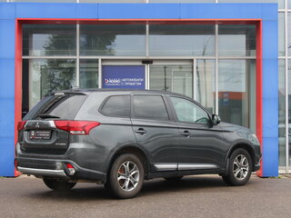 2017 Mitsubishi Outlander III Рестайлинг 2, серый, 1550000 рублей, вид 3