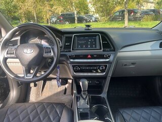 2018 Hyundai Sonata VII (LF) Рестайлинг, чёрный, 1430000 рублей, вид 4