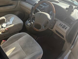 2000 Mitsubishi Chariot Grandis III, белый, 555000 рублей, вид 5