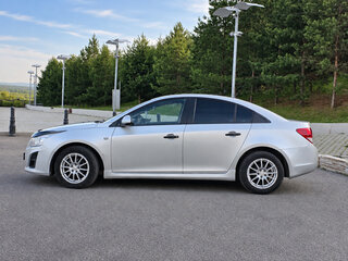 2013 Chevrolet Cruze I Рестайлинг, серебристый, 550000 рублей, вид 1