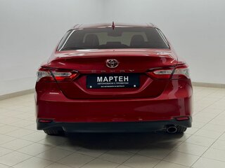 2021 Toyota Camry VIII (XV70) Рестайлинг, красный, 3045000 рублей, вид 5
