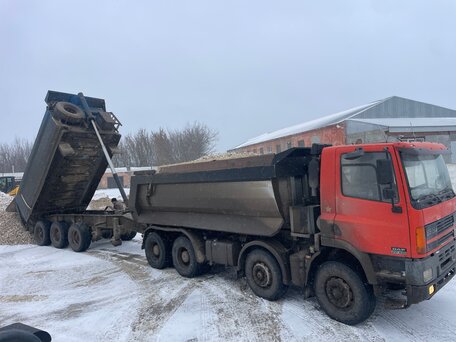 2001 DAF CF 85, красный, 1900000 рублей, вид 1