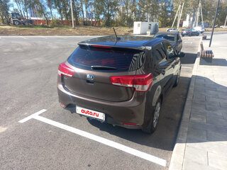 2017 Kia Rio III Рестайлинг, коричневый, 1150000 рублей, вид 4