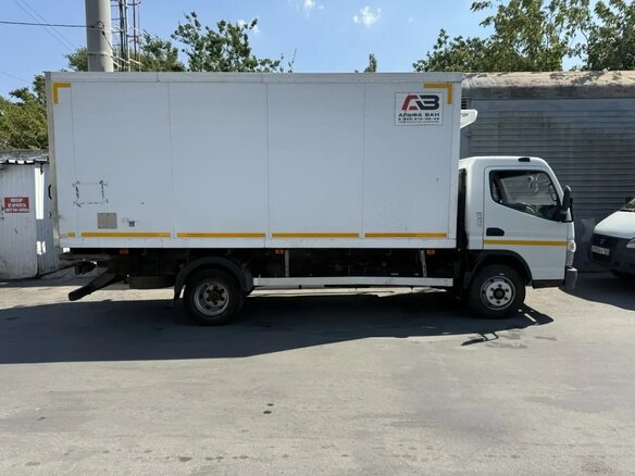 2015 Fuso (Mitsubishi) Canter, белый