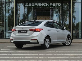 2019 Hyundai Solaris II, серебристый, 1620000 рублей, вид 3