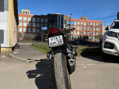 2014 Honda CB 1000R, серый, 650000 рублей, вид 4
