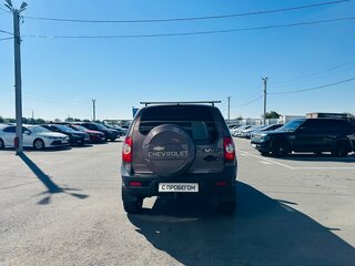 2017 Chevrolet Niva I Рестайлинг, коричневый, 819000 рублей, вид 5