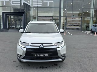 2015 Mitsubishi Outlander III Рестайлинг, белый, 1410000 рублей, вид 2