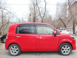 2016 Toyota Spade, красный, 850000 рублей, вид 3