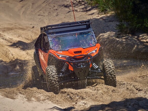 2026 CFMoto ZFORCE Z10-4 EPS, оранжевый, 3579900 рублей - вид 23