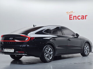 2022 Hyundai Sonata VIII (DN8), чёрный, 1850000 рублей, вид 2