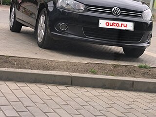 2013 Volkswagen Polo V, чёрный, 690000 рублей, вид 2