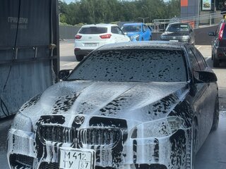 2012 BMW 5 серии 550i xDrive VI (F10/F11/F07), чёрный, 2800000 рублей, вид 2