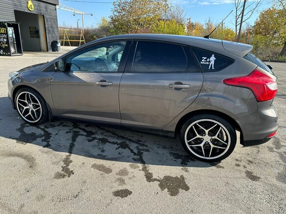 2011 Ford Focus III, коричневый, 720000 рублей - вид 3