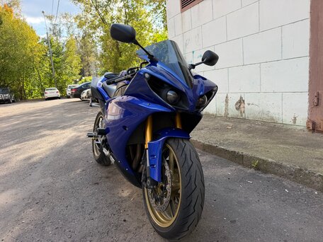 2009 Yamaha YZF-R1, синий, 850000 рублей, вид 3