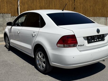 2013 Volkswagen Polo V, белый, 550000 рублей, вид 4