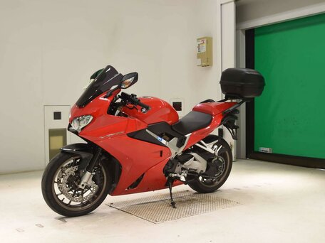 2015 Honda VFR 800, красный, 745000 рублей, вид 4