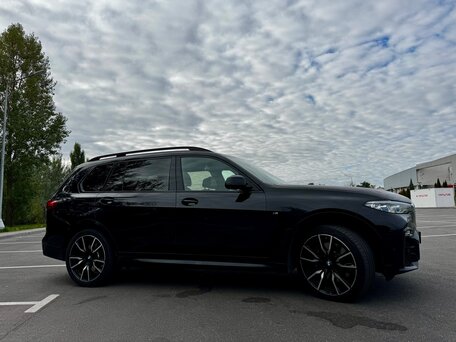 2019 BMW X7 30d I (G07), чёрный, вид 1