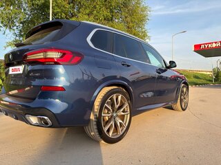 2020 BMW X5 40i IV (G05/G18), синий, 8650000 рублей, вид 3