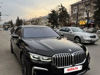 2019 BMW 7 серии 740d xDrive VI (G11/G12) Рестайлинг, чёрный, 5800000 рублей, вид 1