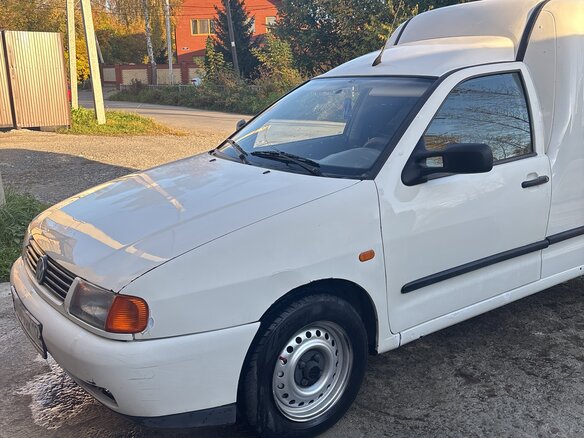 2001 Volkswagen Caddy II, белый - вид 1
