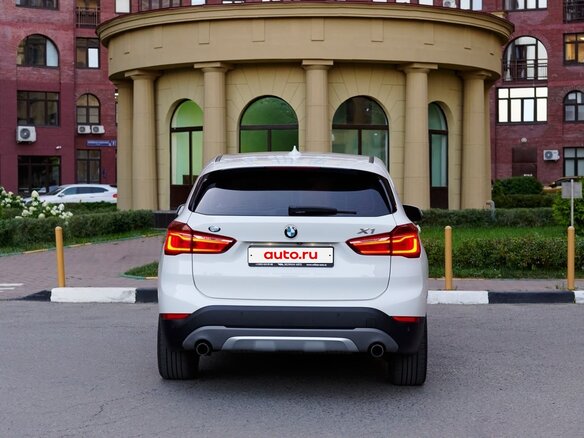 2015 BMW X1 20i xDrive II (F48), белый, 2140000 рублей - вид 5