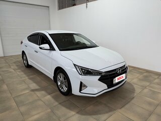 2019 Hyundai Elantra VI (AD) Рестайлинг, белый, 1650000 рублей, вид 4