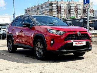2021 Toyota RAV4 V (XA50), красный, 3910000 рублей, вид 1