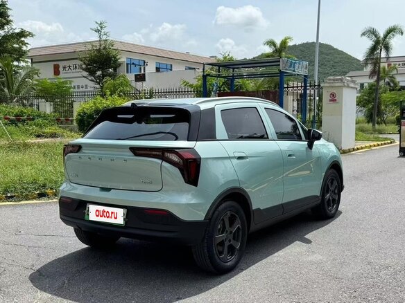 2024 Geely Geometry E 39.4 kWh, голубой, 1450678 рублей - вид 3