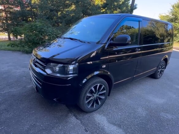 2011 Volkswagen Multivan T5 Рестайлинг, чёрный - вид 1
