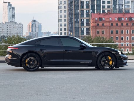 2020 Porsche Taycan Turbo S I, чёрный, 11350000 рублей, вид 4